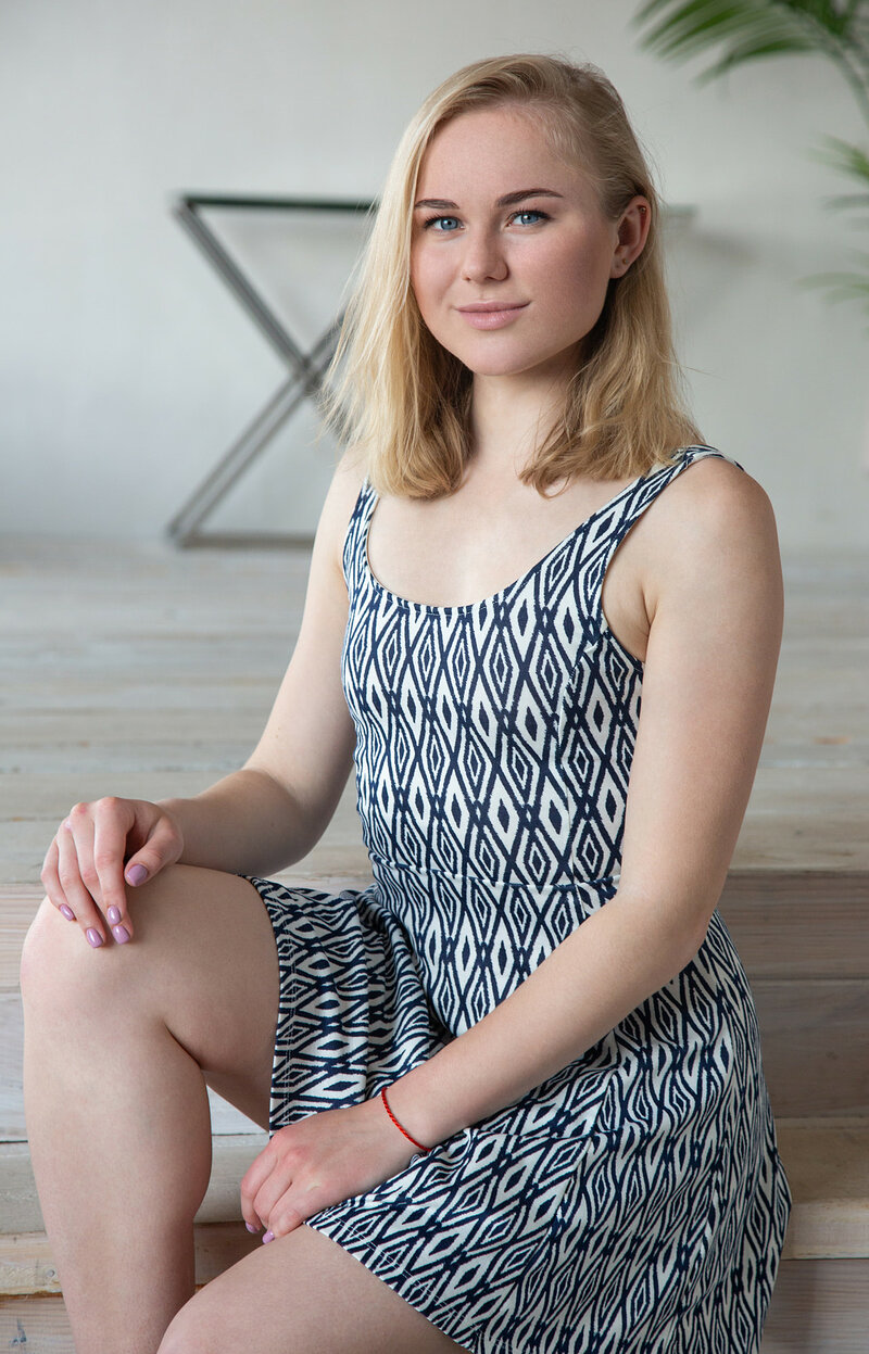 Лена, 25